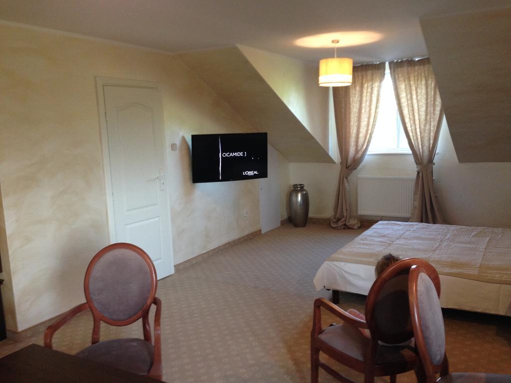 Hotel&Restauracja Zlote Runo Гура-Кальвария Экстерьер фото